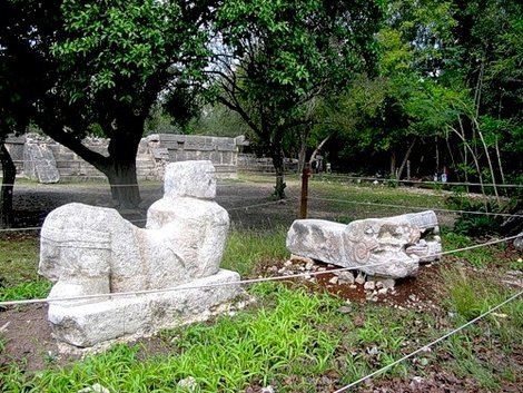 скульптура в Чичен-Ице Чичен-Ица город майя, Мексика