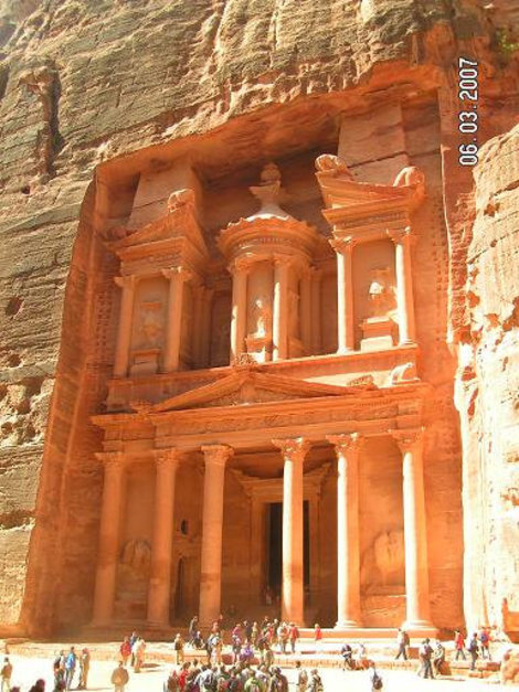 Знаменитый фасад Петра, Иордания
