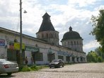 65. Северная стена с магазинчиками и северо-западные башни Борисоглебского монастыря