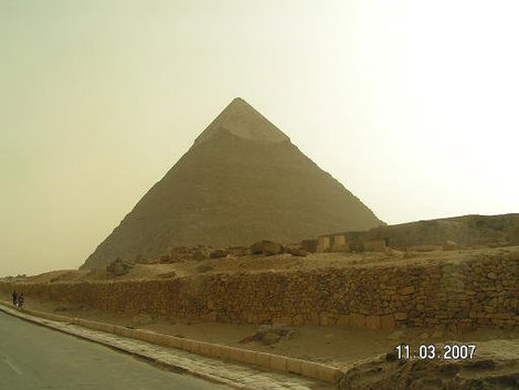 Пирамиды манят Гиза, Египет