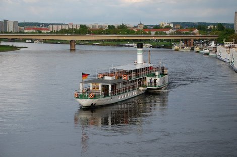 Многим пароходам больше ста лет Дрезден, Германия