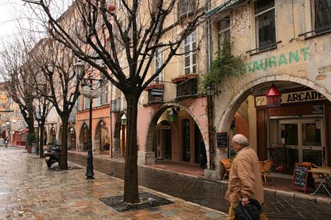 Грасс - самый красивый город Прованса Прованс-Альпы-Лазурный берег, Франция