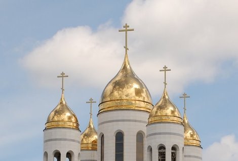 Говорят что купола символизируют, шлемы защитников земли русской. Калининград, Россия