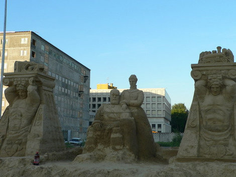 Скульптуры из песка на Старой деревне. Санкт-Петербург, Россия