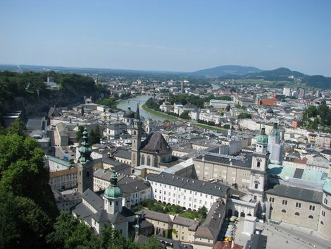 вид на Зальцбург с крепости Зальцбург, Австрия
