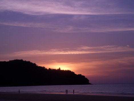 Закат на пляже отеля Штат Сабах, Малайзия