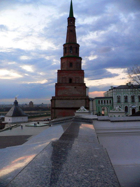 Падающая башня  Сююмбике, выше Пизанской на 2 метра. Казань, Россия