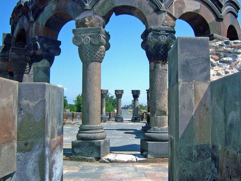 Руины храма Звартноц Вагаршапат, Армения