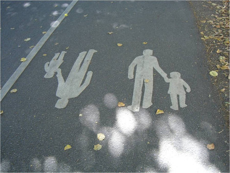 Так обозначают пешеходные дорожки Стокгольм, Швеция
