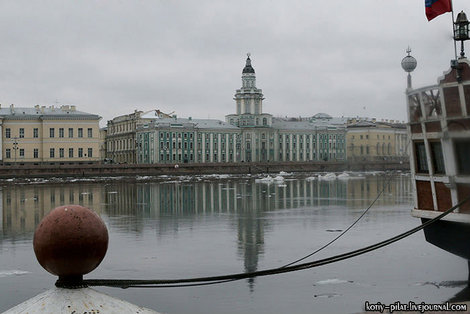 Нева и Кунсткамера Санкт-Петербург, Россия