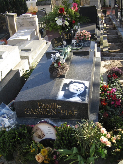 могила Эдит Пиаф Париж, Франция