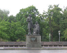 памятник Арине Радионовне и ее воспитаннику