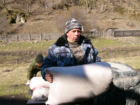 Это — корм для коней на кордоне Умпырь. Пока мы туда летели, я на мешках с овсом чудесно выспалась:) Кавказский Биосферный Заповедник (Краснодарский край), Россия