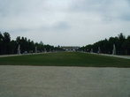 Вид со стороны парка на дворец