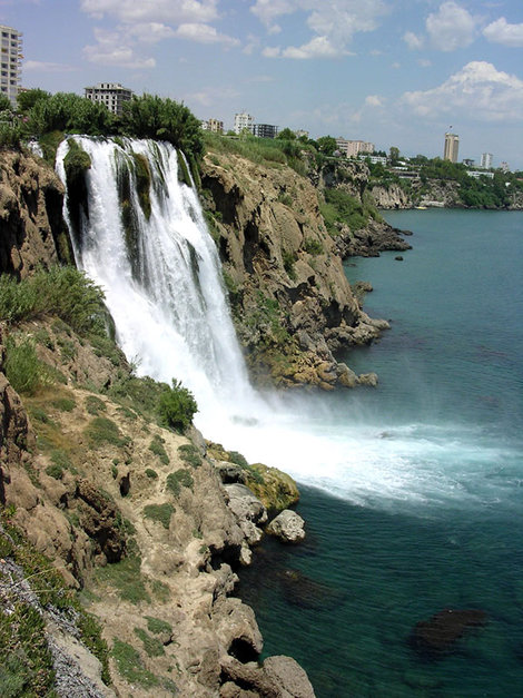 водопад в Анталии Алания, Турция