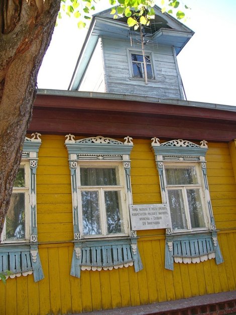 Дом на улице Виноградова — изобретателя русского фарфора. Суздаль, Россия