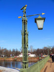 фонарь на Иоанновском мосту в виде обелисков и пучков копий, по проекту А.Л. Ротач и П.В. Баженова.