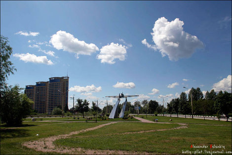 Общий вид городской площади Дубна, Россия