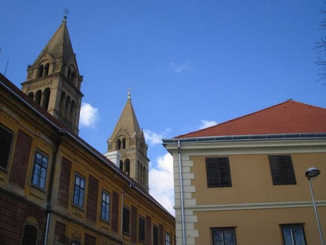 Башни кафедрального собора Печ, Венгрия