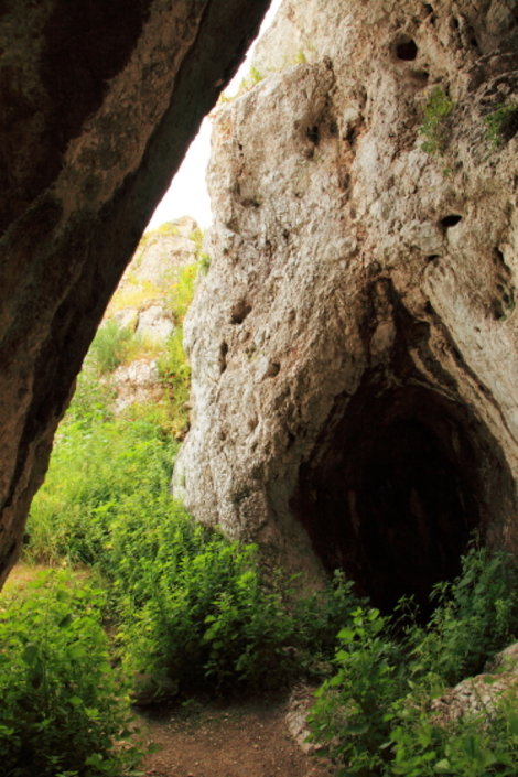 Культовая пещера Аполлона Афины, Греция