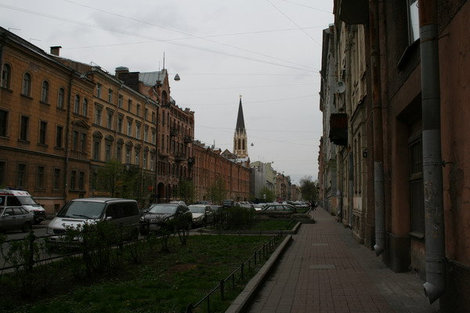 Выйдя проходным двором с улицы Репина, попадаешь на 2-ю линию В.О. Санкт-Петербург, Россия