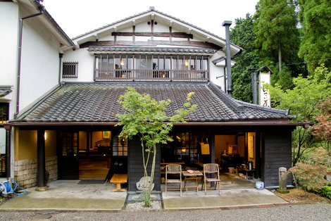 Главное здание рёкана Yufuin-hoteya Юфу, Япония