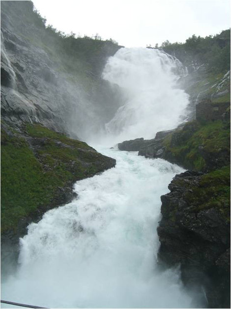 Водопад Кьёсфоссен Норвегия