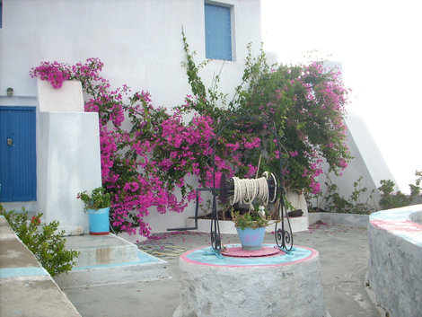 дворик Плаки Остров Милос, Греция
