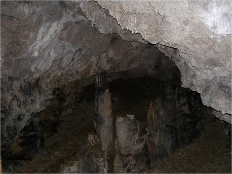 В пещере Адыгея, Россия