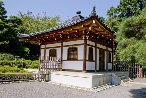 Вход в западные сады храма (увы, закрытые для посетителей) Киото, Япония