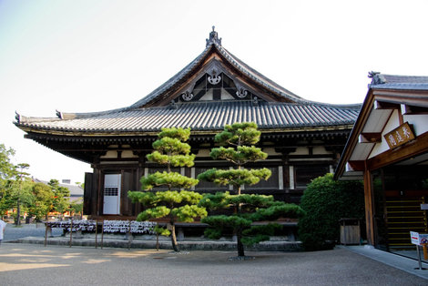 Рэнгэо-ин (Сандзюсангэндо) — храм 1001 статуи Каннон Киото, Япония