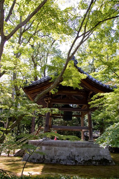 Храмовый колокол Kинкакудзи Киото, Япония