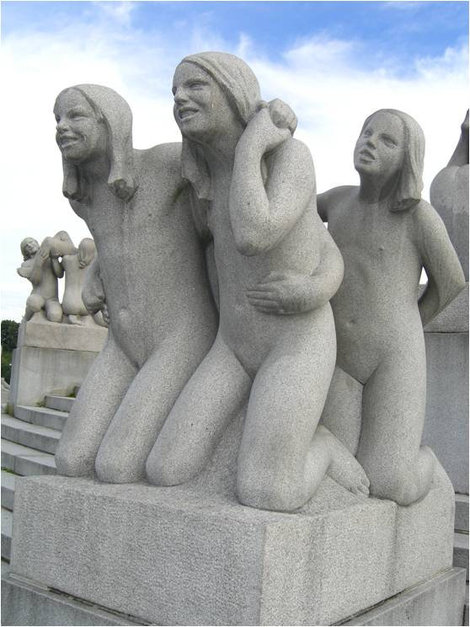 Скульптура в парке Осло, Норвегия