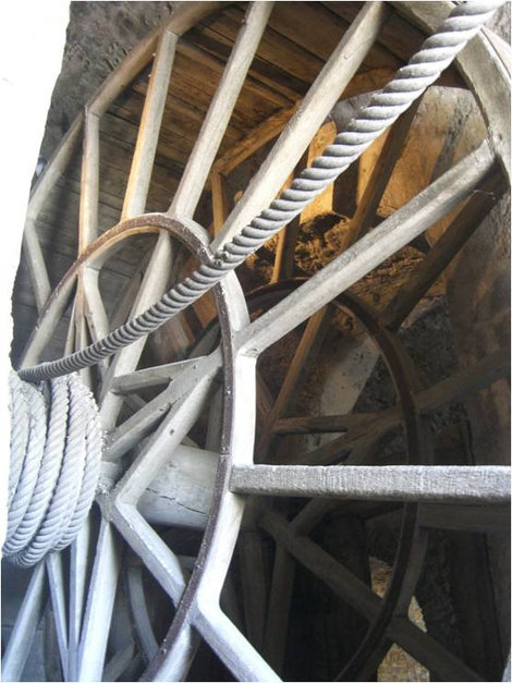 Колесо конструкции для поднятия тяжестей наверх Мон-Сен-Мишель, Франция