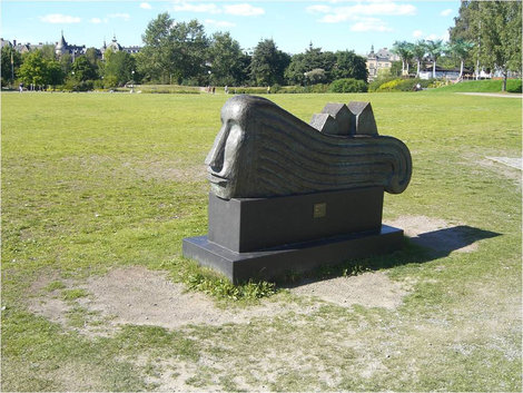Памятник в парке Стокгольм, Швеция