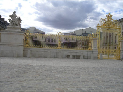 Решетка дворца Версаль, Франция