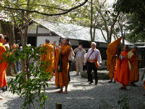 Современные монахи Камакура, Япония