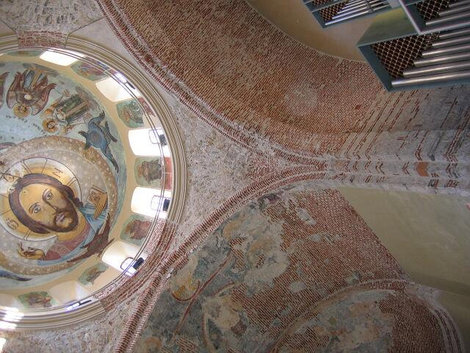 Фрески в храме Абхазия