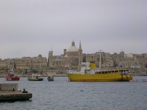 Валетта с набережной Слимы Остров Мальта, Мальта
