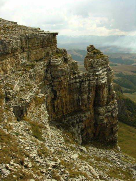 Скалы горы Большой Бермамыт. Учкекен, Россия