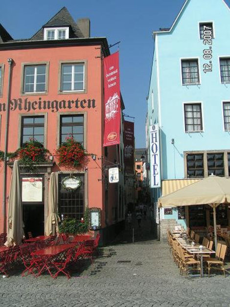 Красный и синий Кёльн, Германия