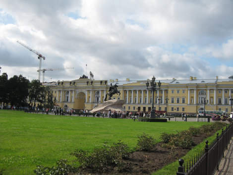 Отражение кладов со дна Невы Санкт-Петербург, Россия