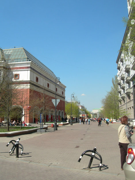 Слева — Третьяковская галерея, справа — Дом писателей Москва, Россия