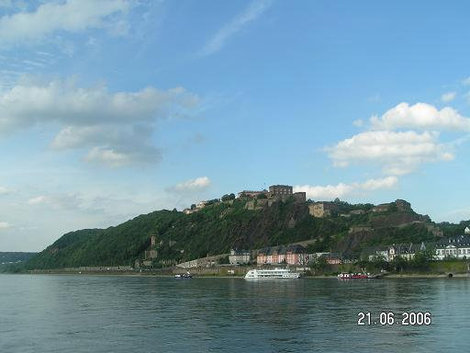 Крепость на холме Кобленц, Германия