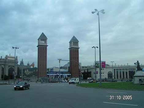 Две башни Барселона, Испания