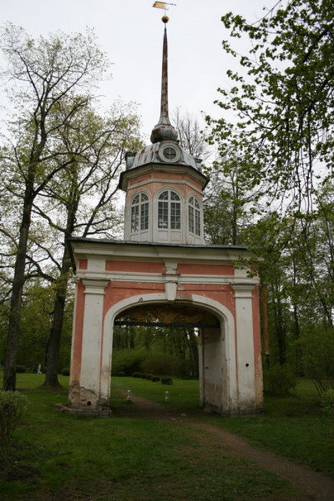 Въездные ворота крепости Петерштадт. Ломоносов, Россия