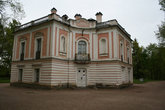 Дворец Петра III. Главный фасад.
