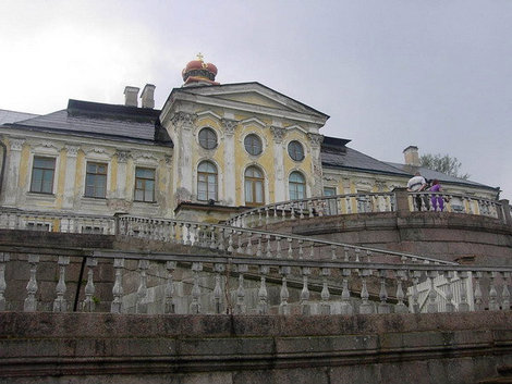 Главный фасад Большого дворца. Ломоносов, Россия