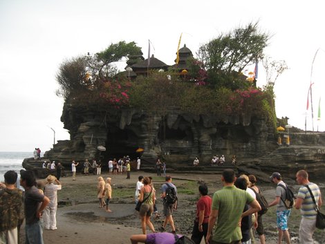 Храм Танах Лот Табанан, Индонезия