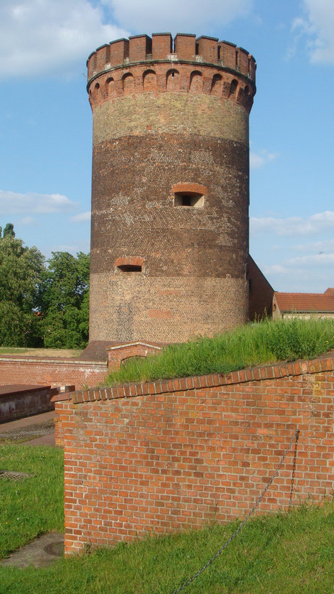 Башня Юлиуса — старинней не бывает Берлин, Германия
